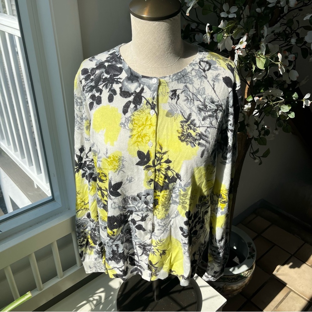 Lord & Taylor Abstract Pattern Fall Cardigan, Size XL